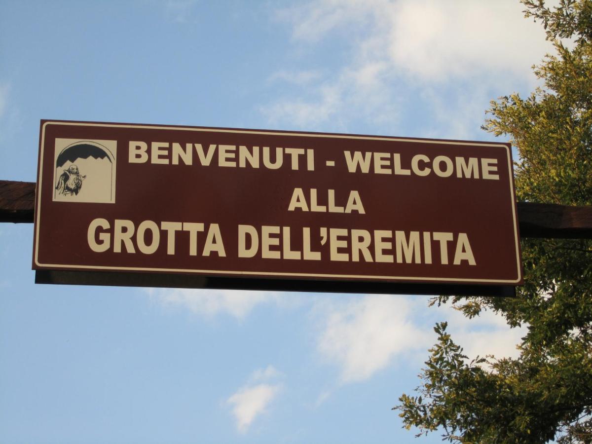Agriturismo Grotta Dell'Eremita Albano di Lucania エクステリア 写真